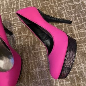 Excellent condition hot pink Rachel Roy heels 8m